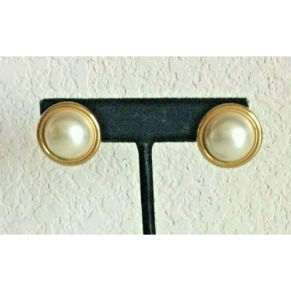 Elegant Gold Tone with Fake Pearl Button Earrings Pierced. Queen style